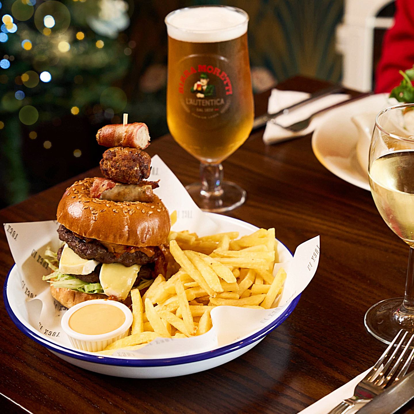 Festive Lunch & Dinner at The Cobham Arms in Quinton